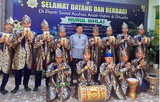 Penampilan marawis santri Nurul Ikhlas